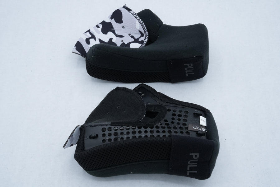 ls2:https://portal.ls2usa.com/images/accessories/03-(712-714)Gate_Youth_Cheek_Pad_Black.JPG