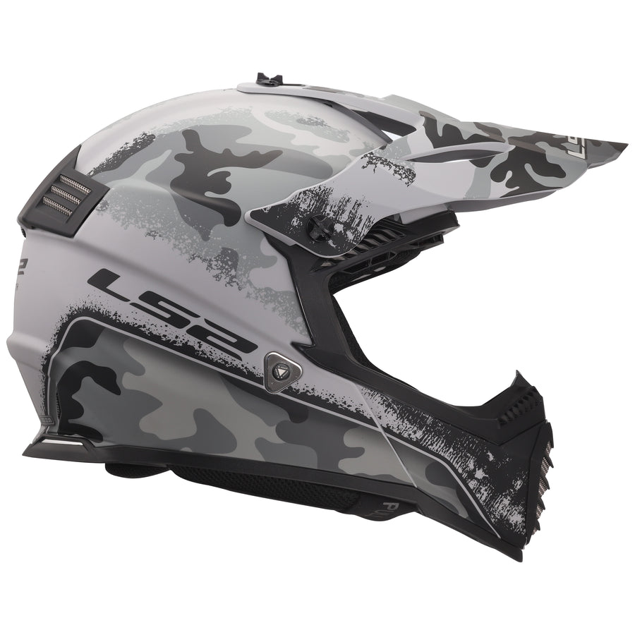 ls2:https://portal.ls2usa.com/images/helmets/GATE_YOUTH_CARBINE_(7).jpeg